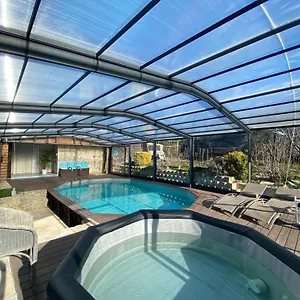 https://au-coeur-des-oliviers.fr-provencehotel.com